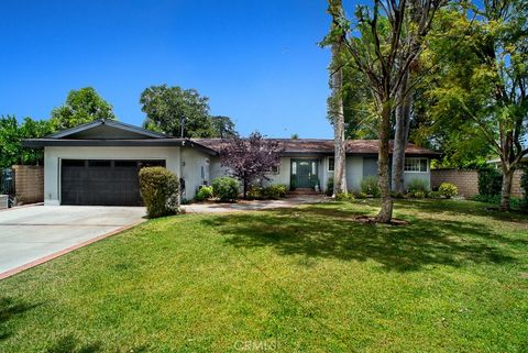 Photo of 17249 Raymer ST, Sherwood Forest, CA 91325 (MLS # SR26117018)