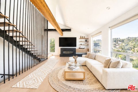 Photo of 3761 Glenridge Drive, Sherman Oaks, CA 91423 (MLS # 26668477)