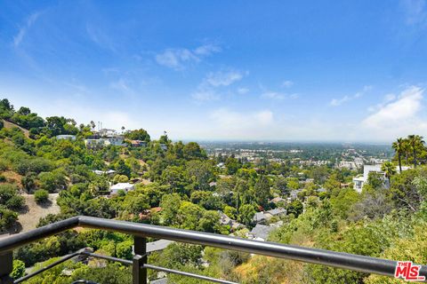 Photo of 3761 Glenridge Drive, Sherman Oaks, CA 91423 (MLS # 26668477)