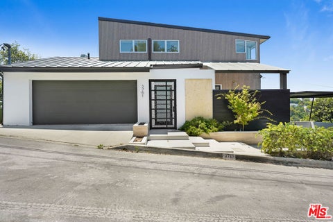 Photo of 3761 Glenridge Drive, Sherman Oaks, CA 91423 (MLS # 26668477)