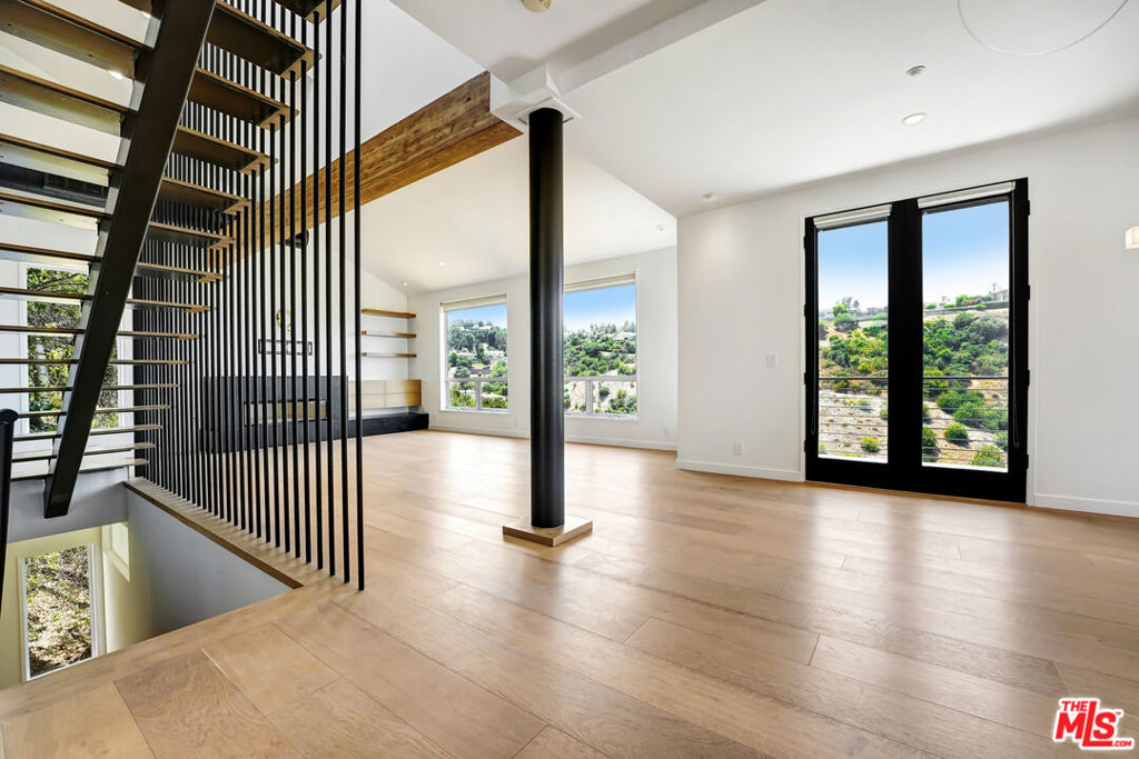 3761 Glenridge Drive