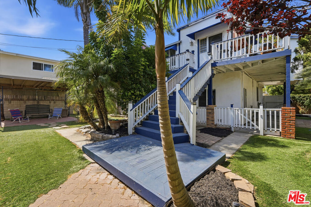 534 W 39th Street