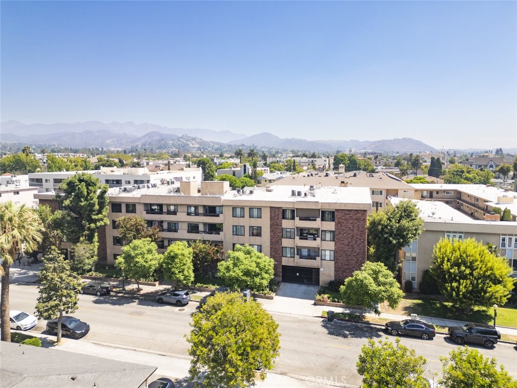 Welcome to 316 N Maryland Ave, a spacious 2-bedroom, 2-bathroom condo offering 1,305 sq ft of comfortable living in one of Glendale's most desirable locations. With great bones and endless potential, this is the perfect opportunity for buyers looking to personalize and upgrade a home to their own taste.
Step into a light-filled living space featuring a cozy fireplace, ideal for relaxing evenings or entertaining guests. The functional layout includes two generously sized bedrooms, two full bathrooms, and an attached 2-car garage, a rare convenience in this area.
While the home retains some original features, it presents a fantastic blank canvas for modern updates and renovations. Whether you're an investor, first-time buyer, or someone with a creative vision, this property offers strong value and excellent upside.
Located just moments from The Americana at Brand, Glendale Galleria, and a wide array of restaurants, shops, and entertainment options, you'll love the convenience and vibrant lifestyle this neighborhood has to offer.