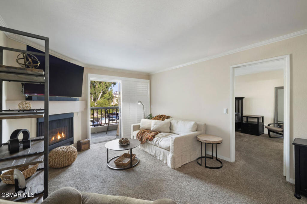 5565 Canoga Avenue 205