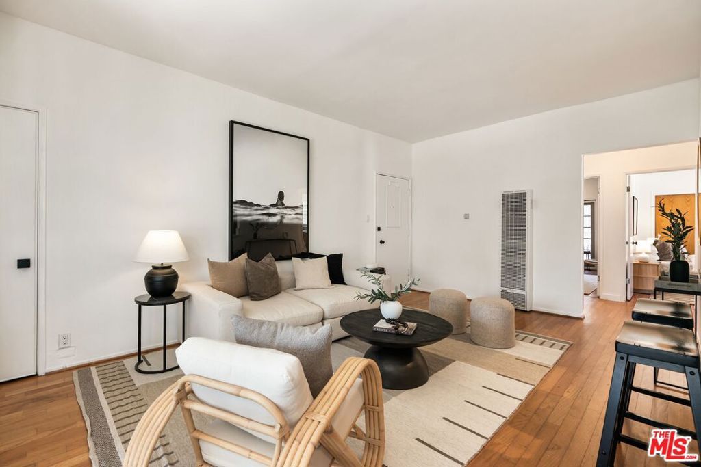 Photo of 643 Bay Street, Santa Monica, CA 90405 (MLS # 25592707)