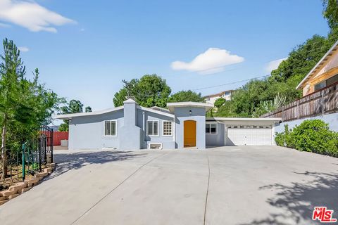 Photo of 4603 Ocean View Boulevard, La Canada Flintridge, CA 91011 (MLS # 26724221)