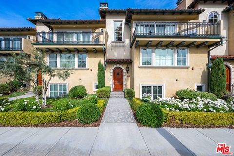 Photo of 201 S Avenue A #B, Redondo Beach, CA 90277 (MLS # 26660777)