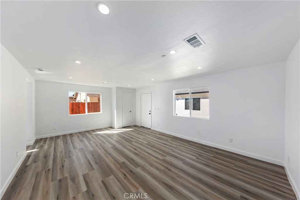 37918 Palm Vista