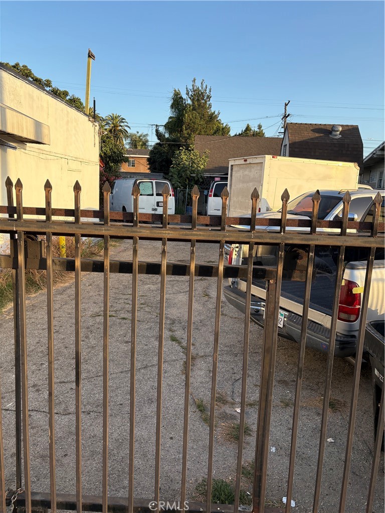 618 W Florence
