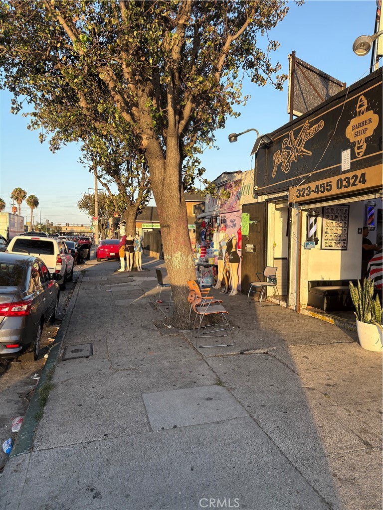 618 W Florence