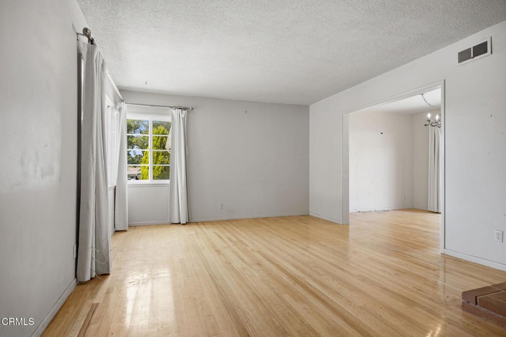 5287 Aurora Drive