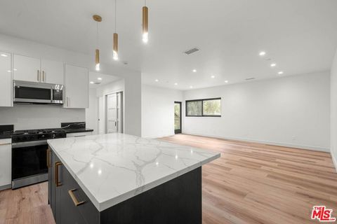 Photo of 1920 S Sherbourne Drive, Los Angeles, CA 90034 (MLS # 26664481)