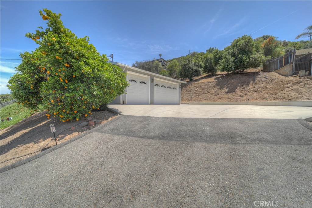 897 Leland Place