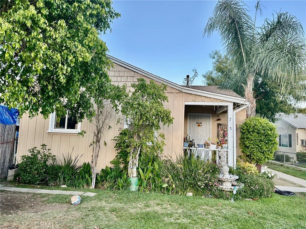 Photo of 7450 Woodley Avenue, Van Nuys, CA 91406 (MLS # SR25164725)