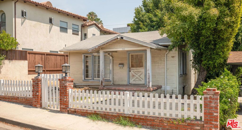 Photo of 926 Hilldale Avenue, West Hollywood, CA 90069 (MLS # 25574457)