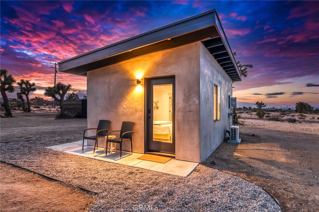 3920 Warren Vista