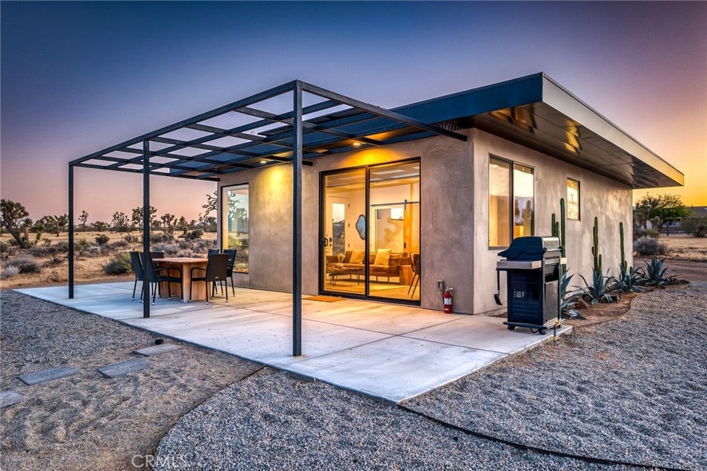 3920 Warren Vista