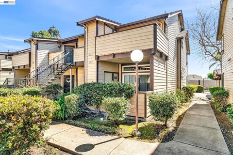 Photo of 583 Majestic Way Way, San Leandro, CA 94578 (MLS # 41130515)