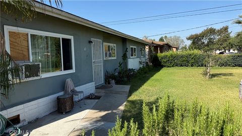 Photo of 411 E Jackson St, Rialto, CA 92376 (MLS # PW26072870)