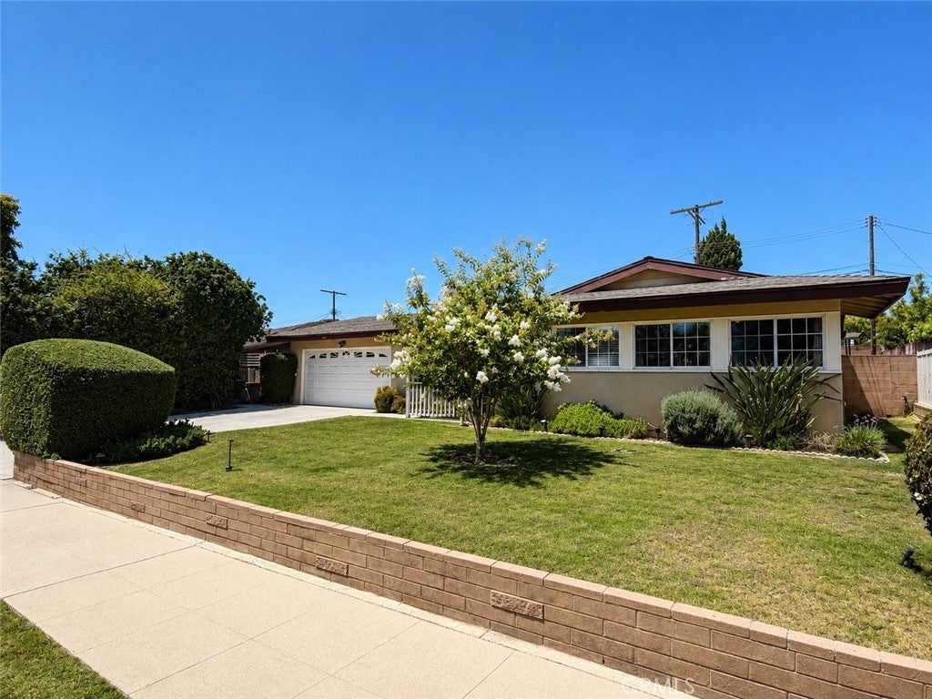 11247 Ruffner AVE, Los Angeles CA 91344