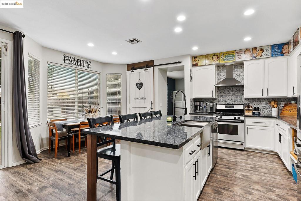 OAKLEY - Residential