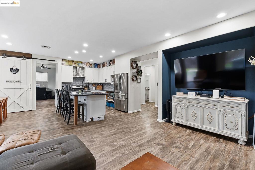 OAKLEY - Residential