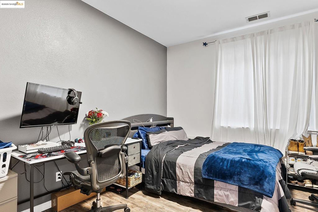 OAKLEY - Residential