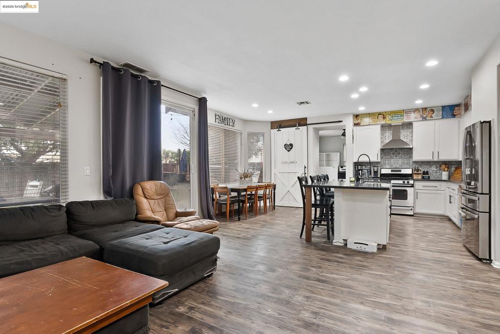 OAKLEY - Residential