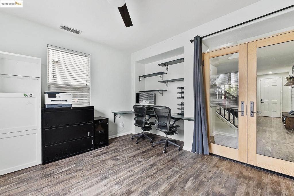 OAKLEY - Residential