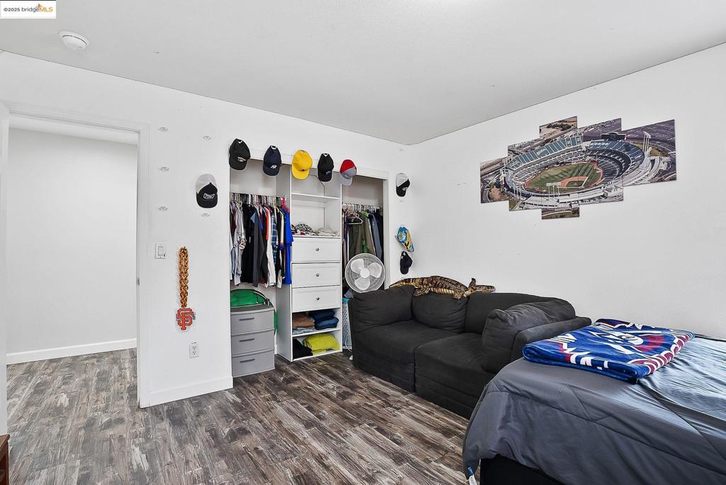 OAKLEY - Residential