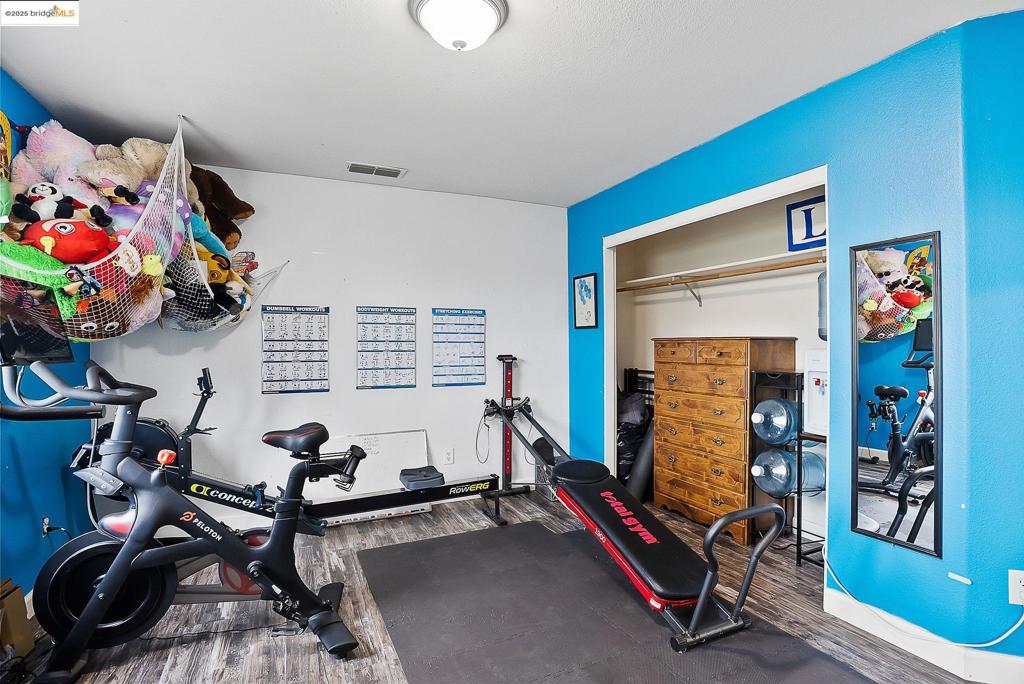 OAKLEY - Residential