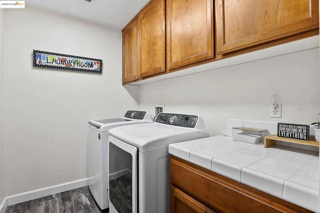 OAKLEY - Residential