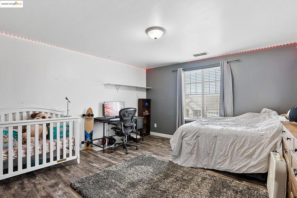 OAKLEY - Residential