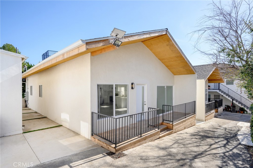 Properties 3 2926 Fairmount 3/4