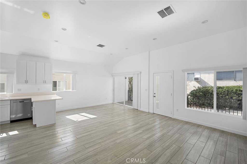 Properties 2 2926 Fairmount 3/4