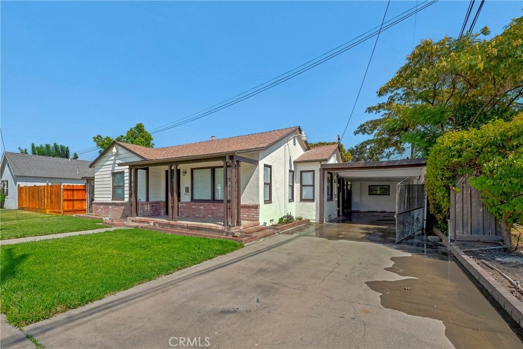 209 E 18th