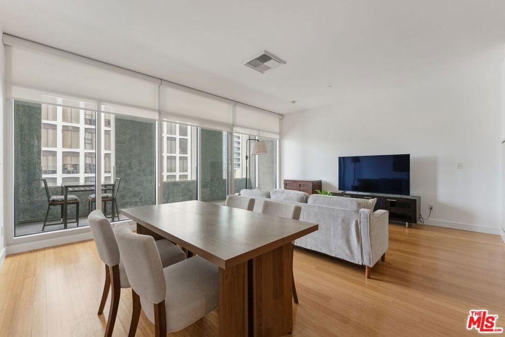 3810 Wilshire Boulevard 602