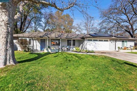 Photo of 1806 Donna Dr Dr, Pleasant Hill, CA 94523 (MLS # 41123273)