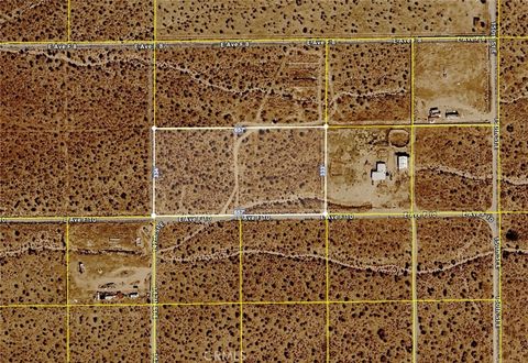 Photo of 14700 E Avenue F10, Lancaster, CA 93535 (MLS # SR26036372)