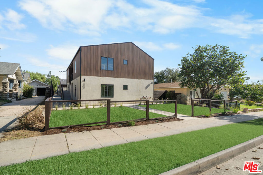 1688 N Sierra Bonita Avenue