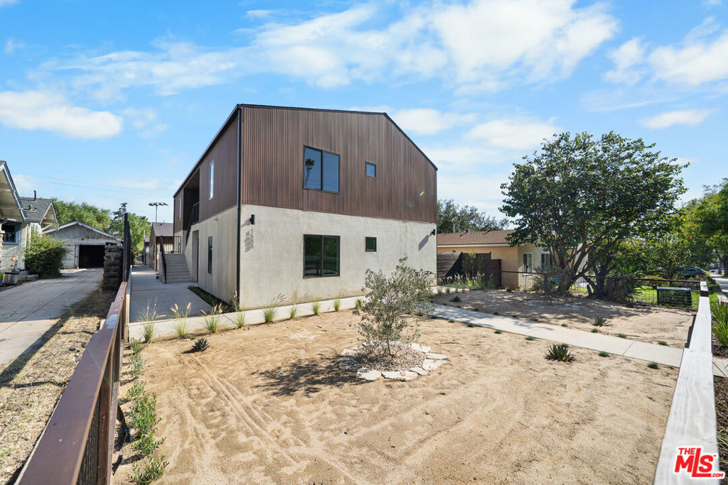 1688 N Sierra Bonita Avenue