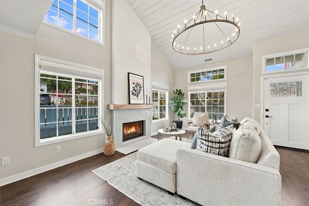 1800 Clark Lane