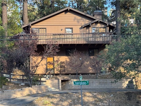 Photo of 1010 Cherokee Street, Fawnskin, CA 92333 (MLS # HD26210323)