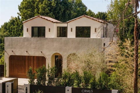 Photo of 13853 Chandler BLVD, Sherman Oaks, CA 91401 (MLS # GD26142492)