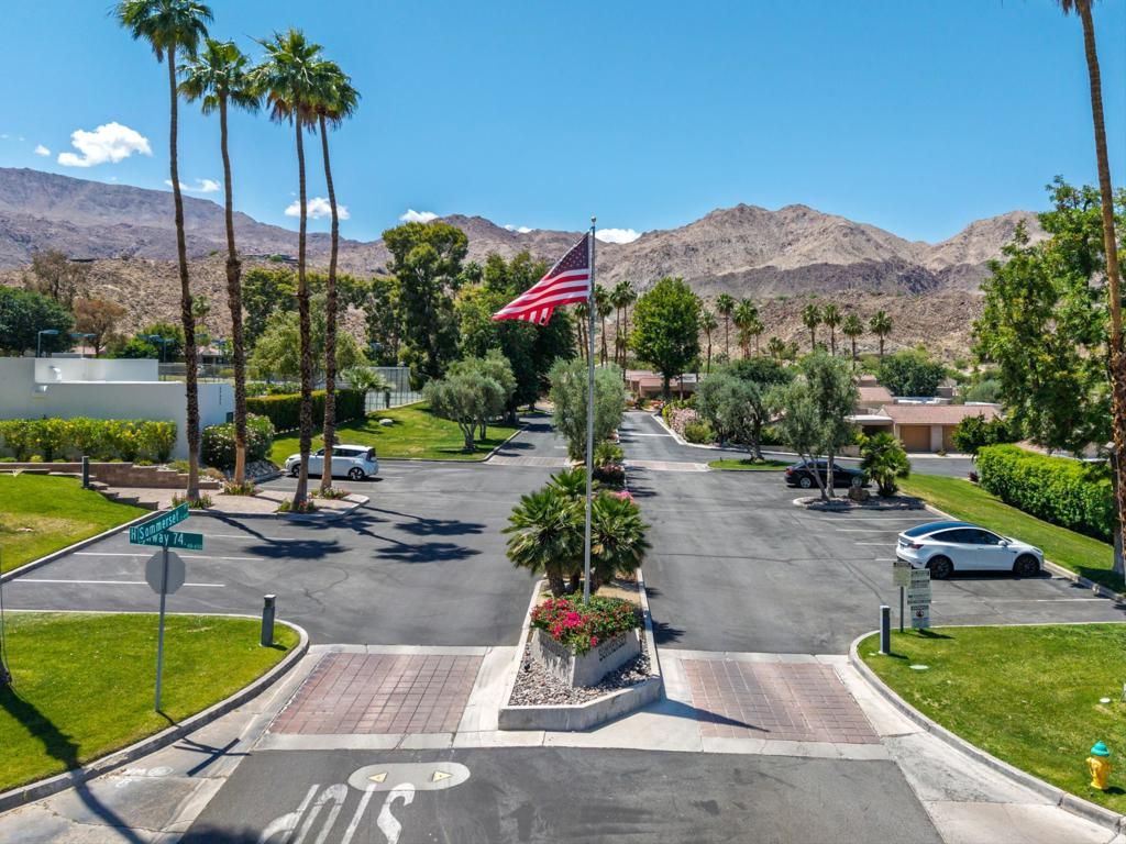 Photo of 72418 Sommerset Drive, Palm Desert, CA 92260 (MLS # 219135572DA)