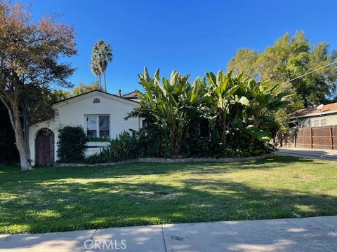 Photo of 6709 Vesper, Van Nuys, CA 91405 (MLS # SR25271703)
