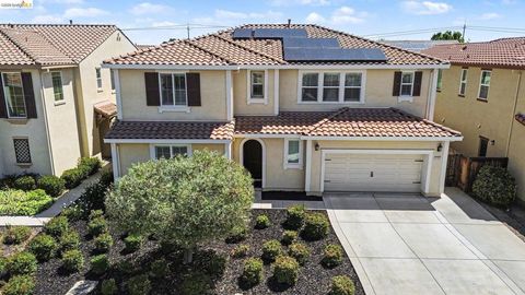 Photo of 2722 Reddington Way Way, Brentwood, CA 94513 (MLS # 41133052)