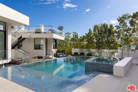 1317 Londonderry Place Los Angeles CA 90069