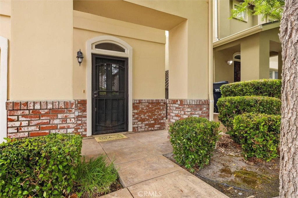 979 La Costa Court