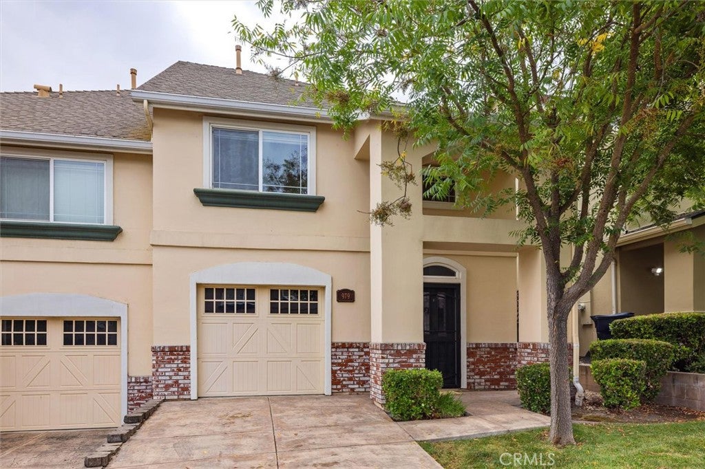 979 La Costa Court